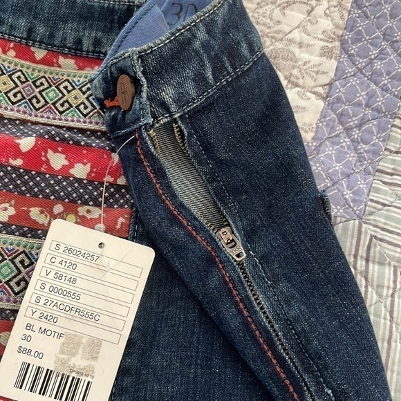 Holding Horses for Anthropologie Denim Jean Tapestry Skirt size 30 - Picture 10 of 13